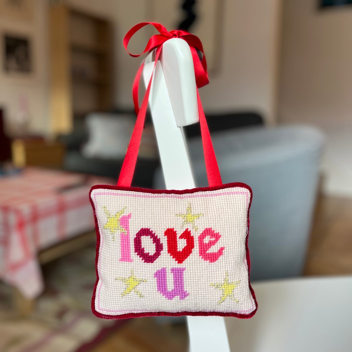 'love u' hanging pillow